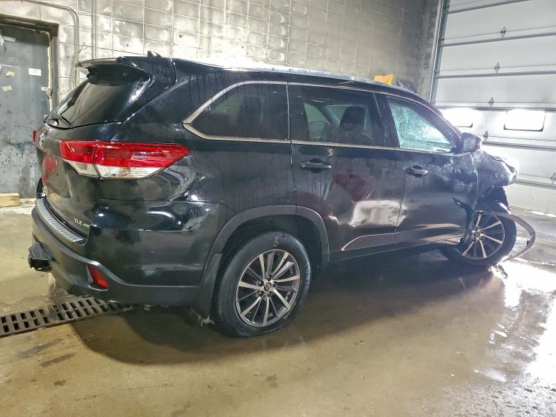 Photo 3 from auction – 2018 TOYOTA HIGHLANDER with VIN 5TDJZRFH4JS532345