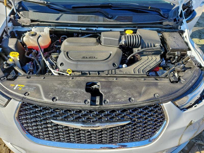 Photo 12 from auction – 2024 CHRYSLER PACIFICA with VIN 2C4RC1BG7RR189747