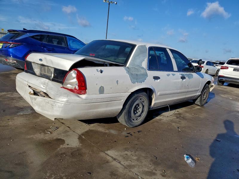 Photo 3 from auction – 2005 FORD CROWN VICT with VIN 2FAFP71W85X137381