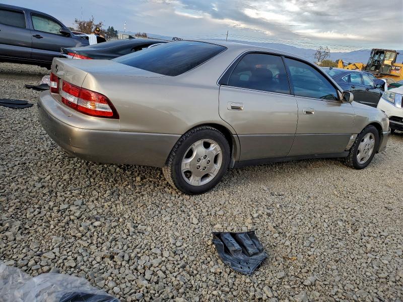 Photo 3 from auction – 2000 LEXUS ES 300 with VIN JT8BF28G0Y0277651