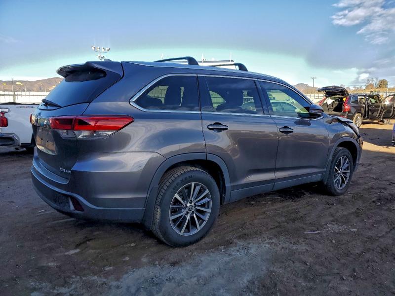 Photo 3 from auction – 2019 TOYOTA HIGHLANDER with VIN 5TDJZRFH3KS596846