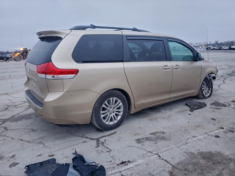 Photo 3 from auction – 2011 TOYOTA SIENNA with VIN 5TDYK3DC4BS067414