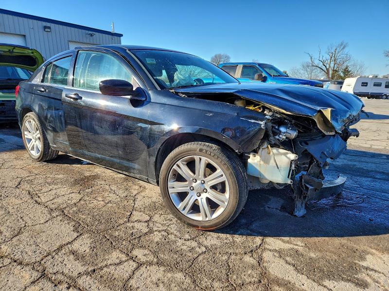 Photo 4 from auction – 2013 CHRYSLER 200 TOURIN with VIN 1C3CCBBB0DN694006