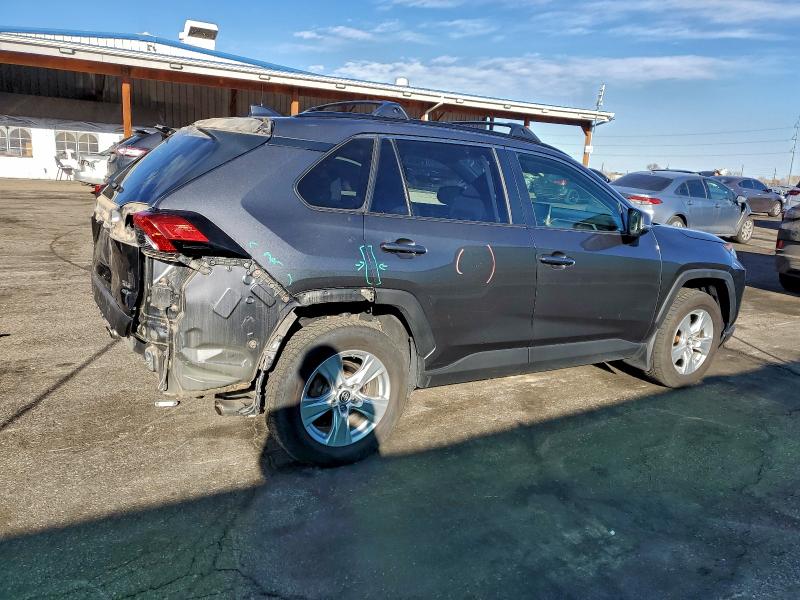 Photo 3 from auction – 2019 TOYOTA RAV4 XLE with VIN JTMP1RFV5KD008075