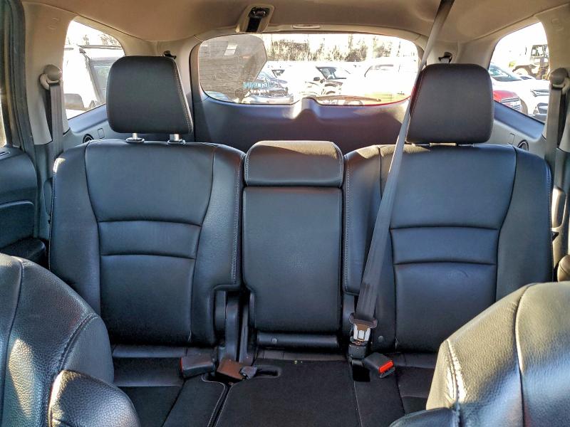 Photo 10 from auction – 2017 HONDA PILOT TOUR with VIN 5FNYF6H95HB027277