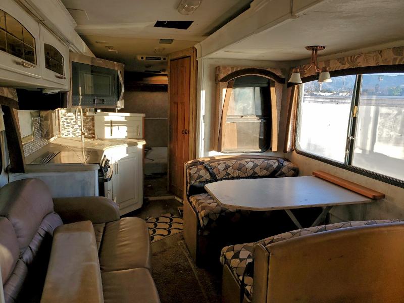 Photo 6 from auction – 2007 SENE MOTORHOME with VIN 1GBG5U1206F429964
