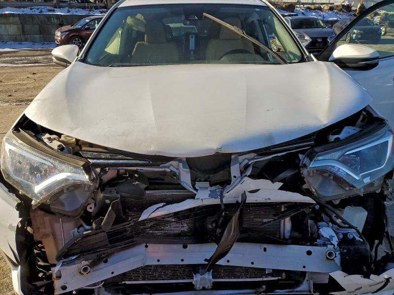 Photo 12 from auction – 2018 TOYOTA RAV4 ADVEN with VIN JTMRFREV2JJ235591