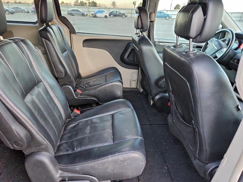 Photo 11 from auction – 2013 CHRYSLER TOWN & COU with VIN 2C4RC1BG6DR730425