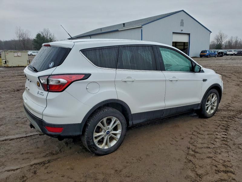 Photo 3 from auction – 2017 FORD ESCAPE SE with VIN 1FMCU0GD1HUE31912