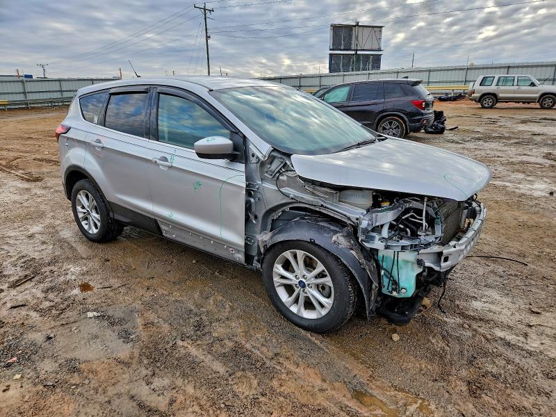 Photo 4 from auction – 2019 FORD ESCAPE with VIN 1FMCU9GD6KUB51169