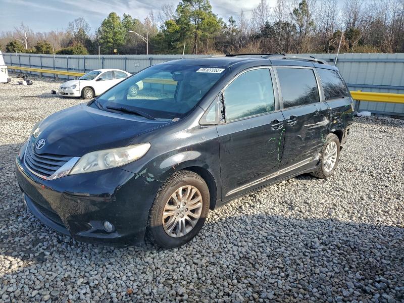 Photo 1 from auction – 2013 TOYOTA SIENNA XLE with VIN 5TDYK3DC4DS375895