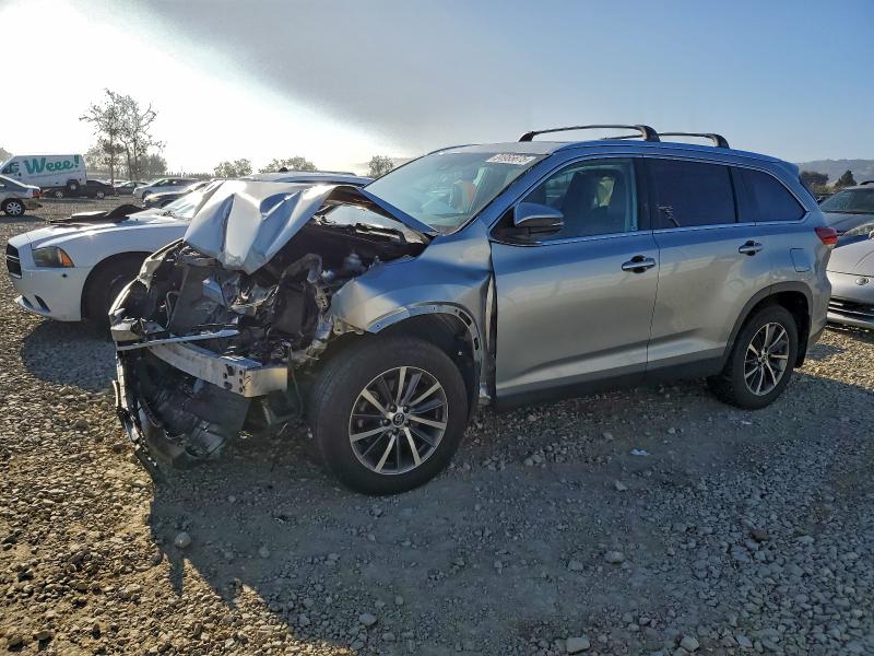Photo 1 from auction – 2019 TOYOTA HIGHLANDER with VIN 5TDJZRFH0KS587098