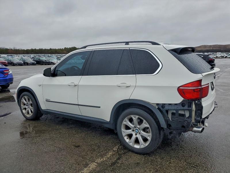 Photo 2 from auction – 2013 BMW X5 XDRIVE3 with VIN 5UXZV4C51D0B13115