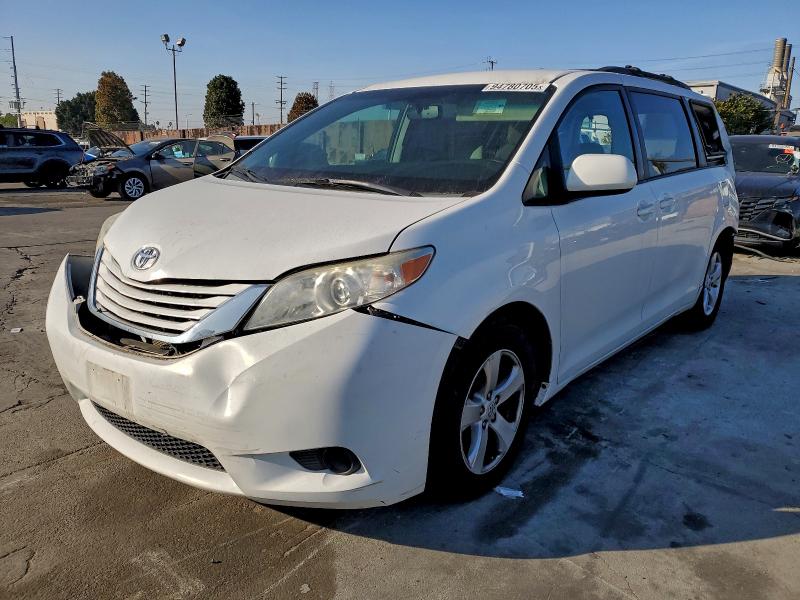 Photo 1 from auction – 2016 TOYOTA SIENNA LE with VIN 5TDKK3DC4GS700183