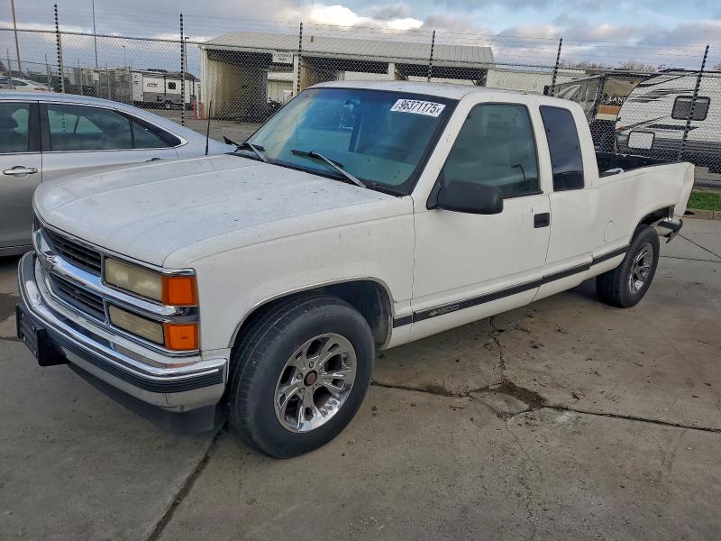 CHEVROLET GMT-400 C1 1997 with VIN 1GCEC19R0VE169594 - Photo from auction