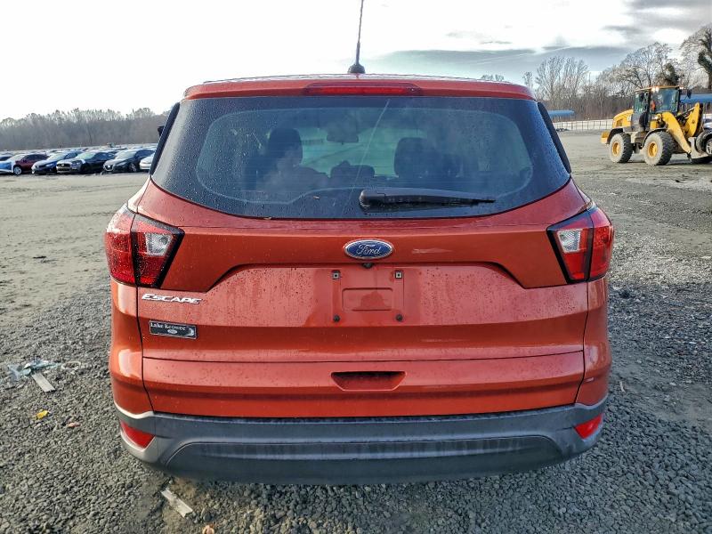 Photo 6 from auction – 2019 FORD ESCAPE S with VIN 1FMCU0F71KUC19742