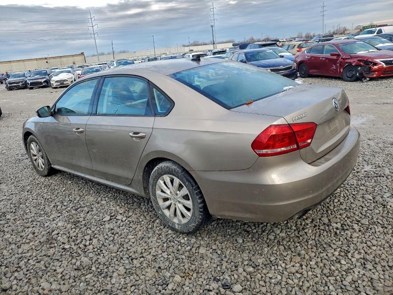 Photo 2 from auction – 2015 VOLKSWAGEN PASSAT S with VIN 1VWAT7A34FC101267