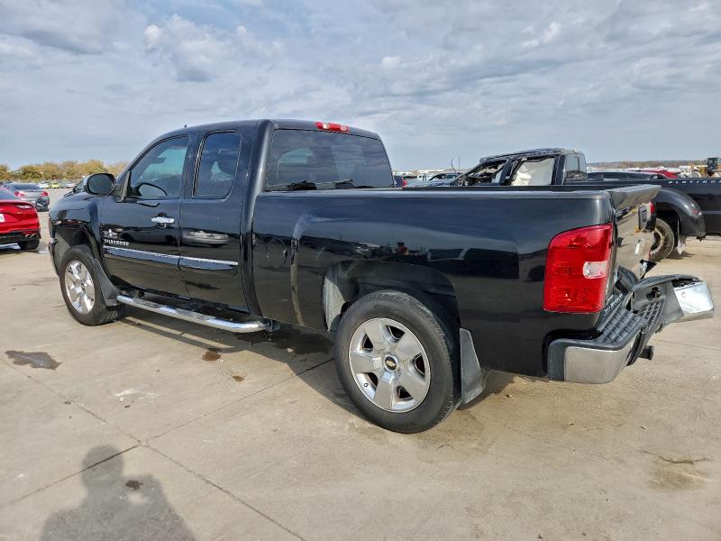 Photo 2 from auction – 2011 CHEVROLET SILVERADO with VIN 1GCRCSE03BZ374118