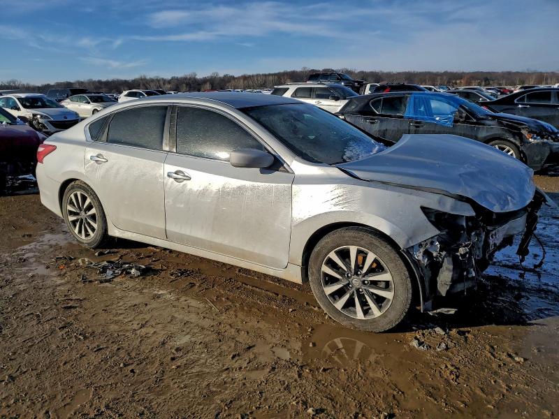 Photo 4 from auction – 2017 NISSAN ALTIMA 2.5 with VIN 1N4AL3AP2HC271893