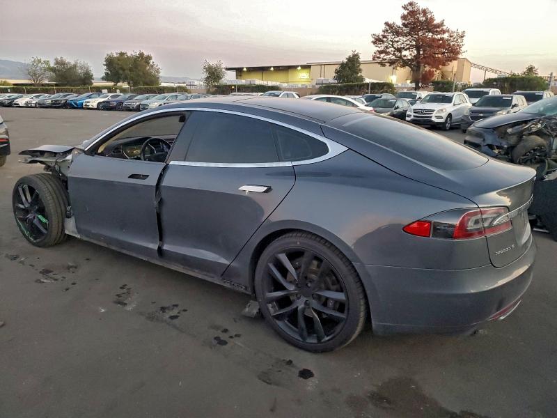 Photo 2 from auction – 2014 TESLA MODEL S with VIN 5YJSA1H10EFP32887