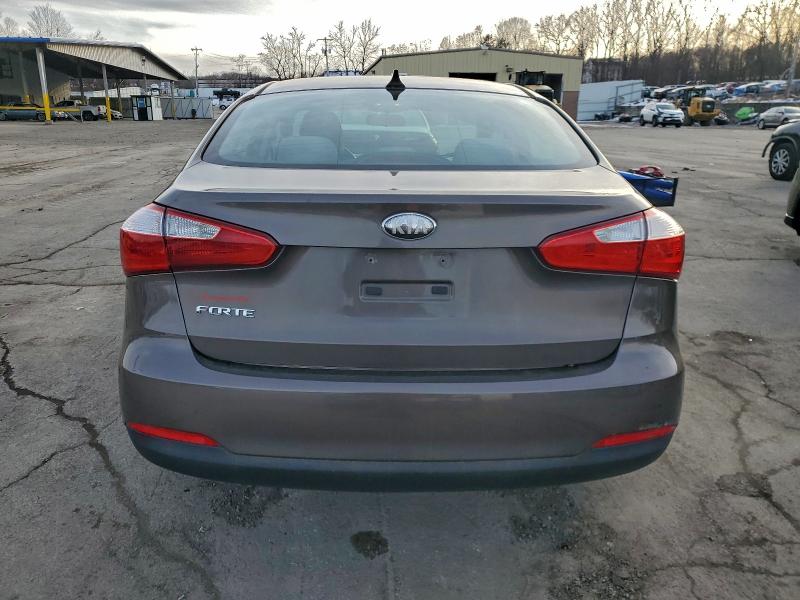 Zdjęcie 6 z aukcji – 2014 KIA FORTE LX z VIN KNAFX4A69E5064142