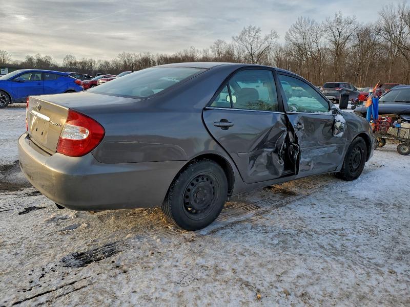 Photo 3 from auction – 2004 TOYOTA CAMRY LE with VIN 4T1BE32K44U900968