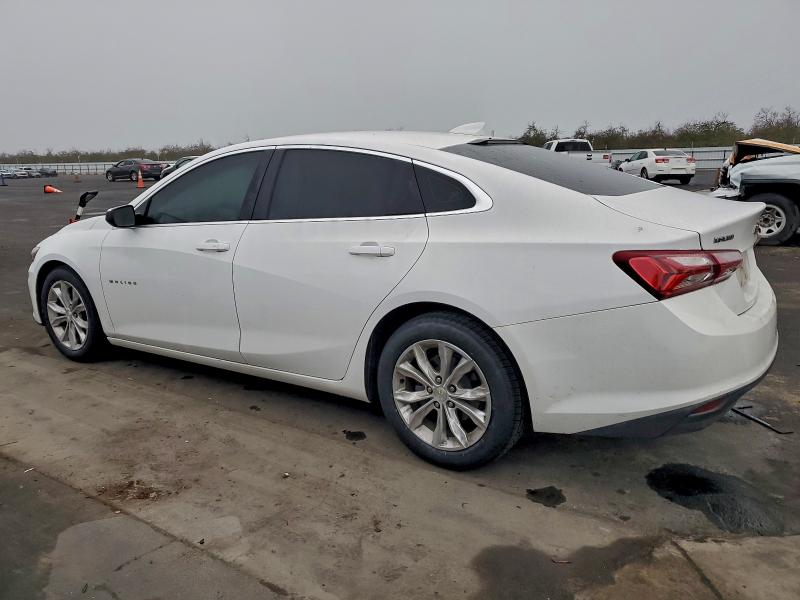 Photo 2 from auction – 2021 CHEVROLET MALIBU LT with VIN 1G1ZD5ST4MF072153