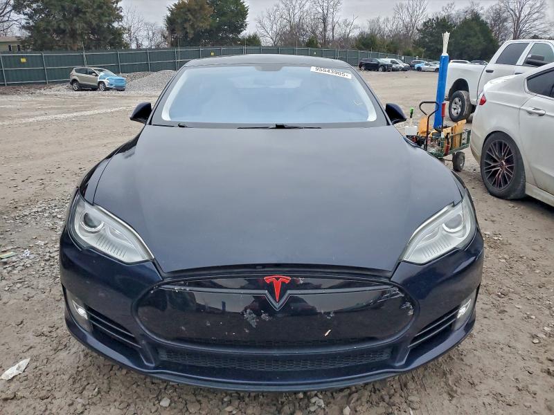 Photo 5 from auction – 2013 TESLA MODEL S with VIN 5YJSA1DP5DFP25619