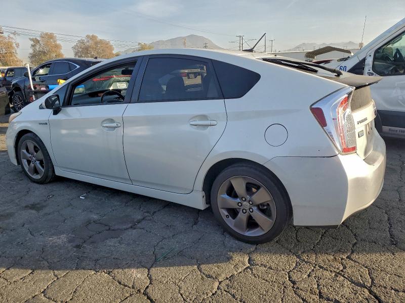 Photo 2 from auction – 2013 TOYOTA PRIUS with VIN JTDKN3DU9D5584495