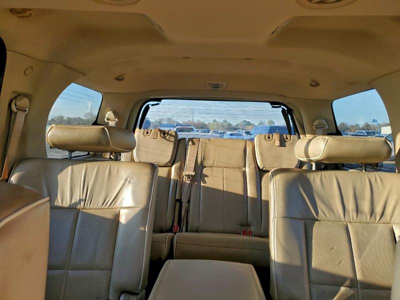Photo 10 from auction – 2007 LINCOLN NAVIGATOR with VIN 5LMFU27587LJ03762