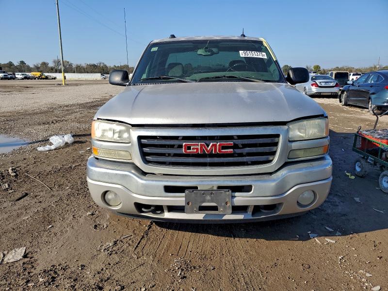 Photo 5 from auction – 2005 GMC NEW SIERRA with VIN 2GTEC13T951377771