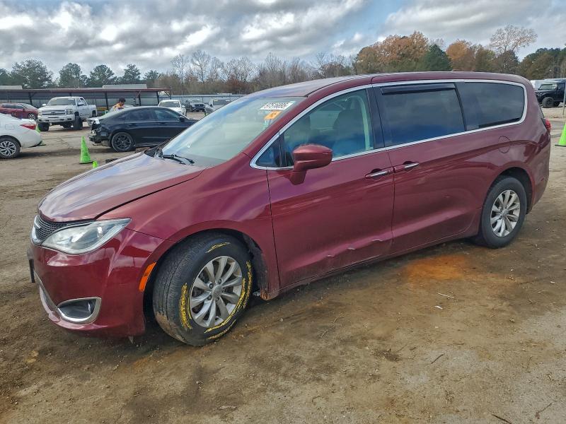 CHRYSLER PACIFICA T 2018 with VIN 2C4RC1FG3JR279993 - Photo from auction