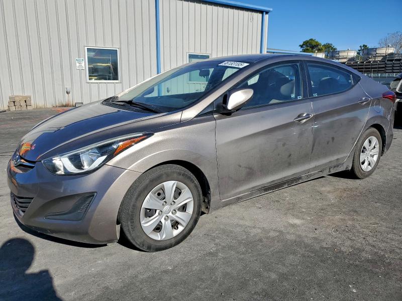 HYUNDAI ELANTRA SE 2016 with VIN 5NPDH4AE2GH773268 - Photo from auction