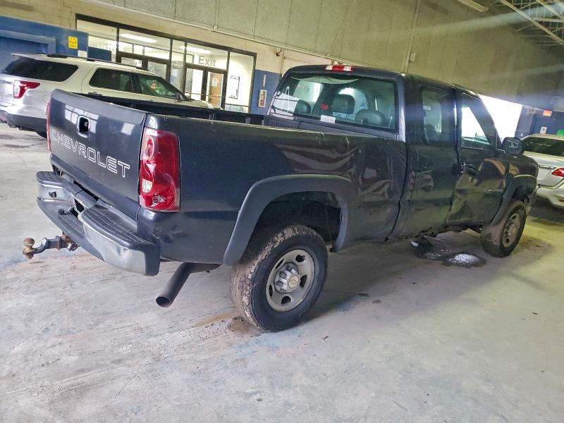 Photo 3 from auction – 2003 CHEVROLET SILVERADO with VIN 1GCHC29U13E357271