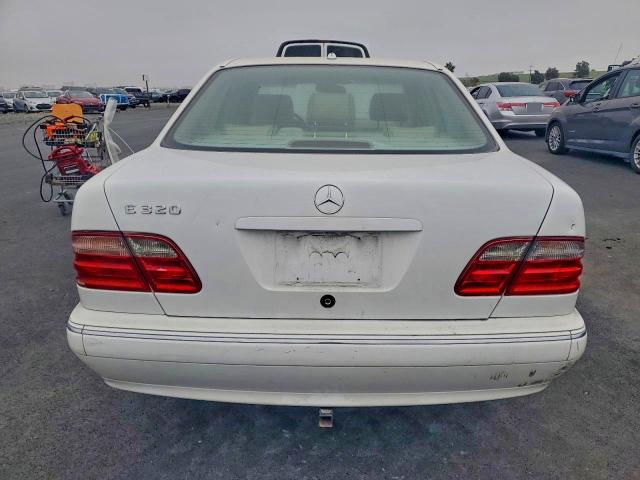 Photo 6 from auction – 2001 MERCEDES-BENZ E 320 with VIN WDBJF65J41B247081