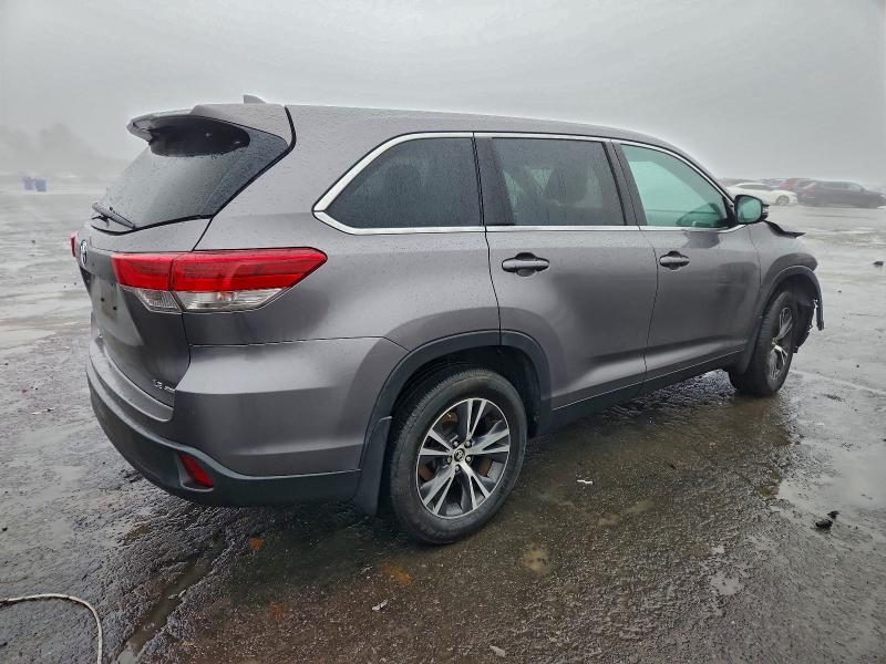 Photo 3 from auction – 2019 TOYOTA HIGHLANDER with VIN 5TDBZRFH7KS718046