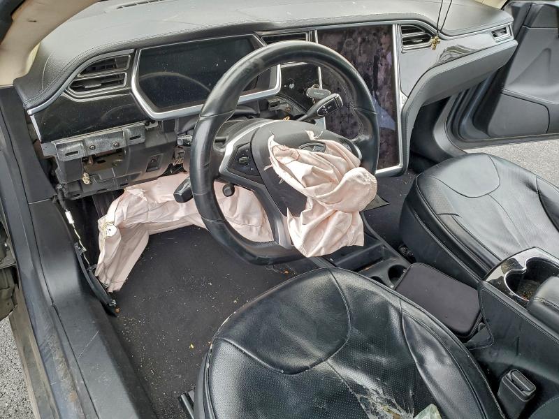 Photo 8 from auction – 2014 TESLA MODEL S with VIN 5YJSA1S13EFP32729