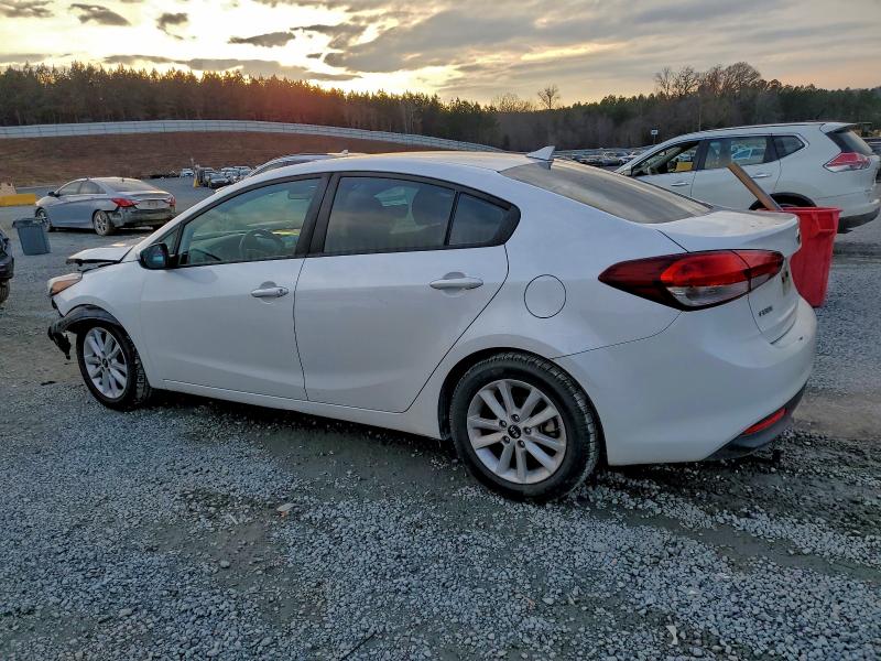 Photo 2 from auction – 2017 KIA FORTE LX with VIN 3KPFL4A76HE150086