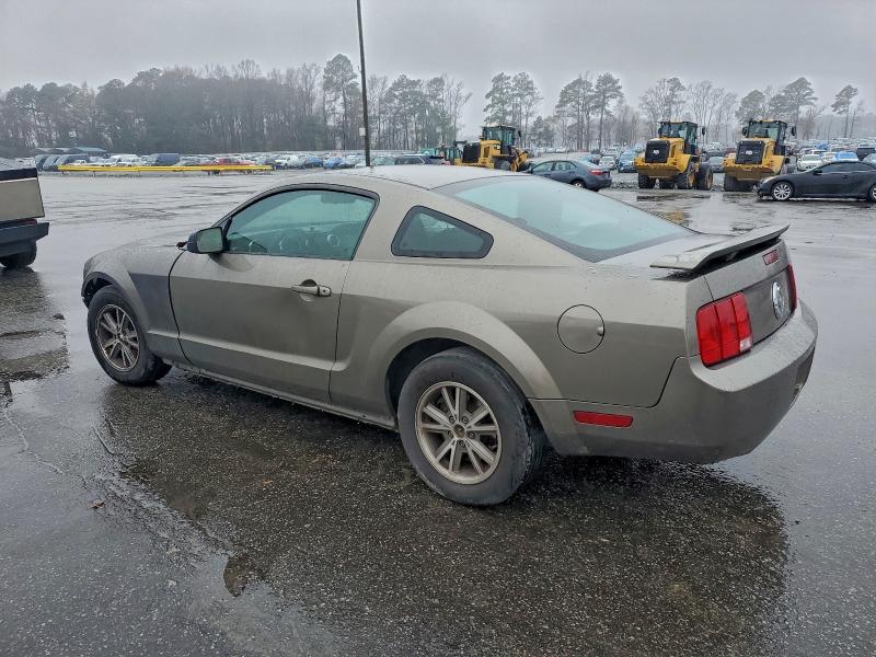 Photo 2 from auction – 2005 FORD MUSTANG with VIN 1ZVFT80NX55124229