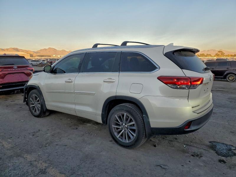 Photo 2 from auction – 2017 TOYOTA HIGHLANDER with VIN 5TDKZRFH7HS521810