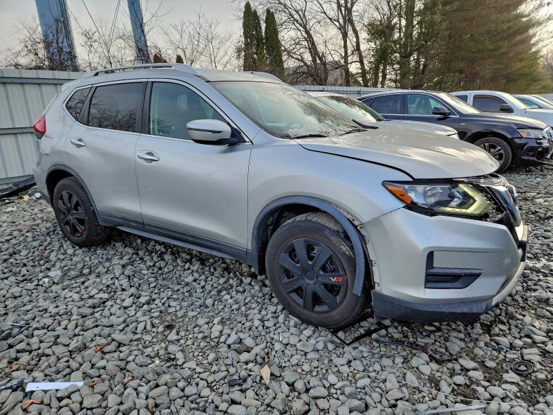 Photo 4 from auction – 2017 NISSAN ROGUE S with VIN KNMAT2MV8HP525453