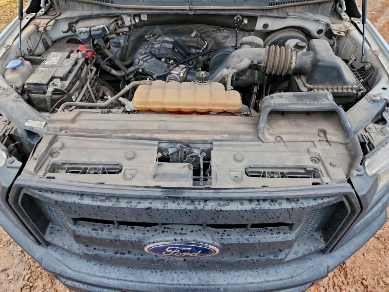 Zdjęcie 11 z aukcji – 2016 FORD F150 z VIN 1FTMF1C83GKF89647