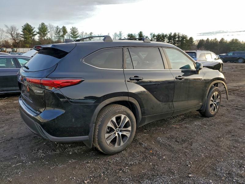 Photo 3 from auction – 2023 TOYOTA HIGHLANDER with VIN 5TDKBRCH5PS120182