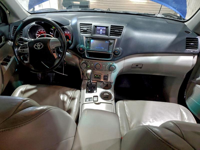 Photo 8 from auction – 2013 TOYOTA HIGHLANDER with VIN 5TDBK3EH3DS199079