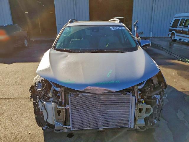 Photo 5 from auction – 2017 TOYOTA RAV4 XLE with VIN 2T3WFREV9HW358643