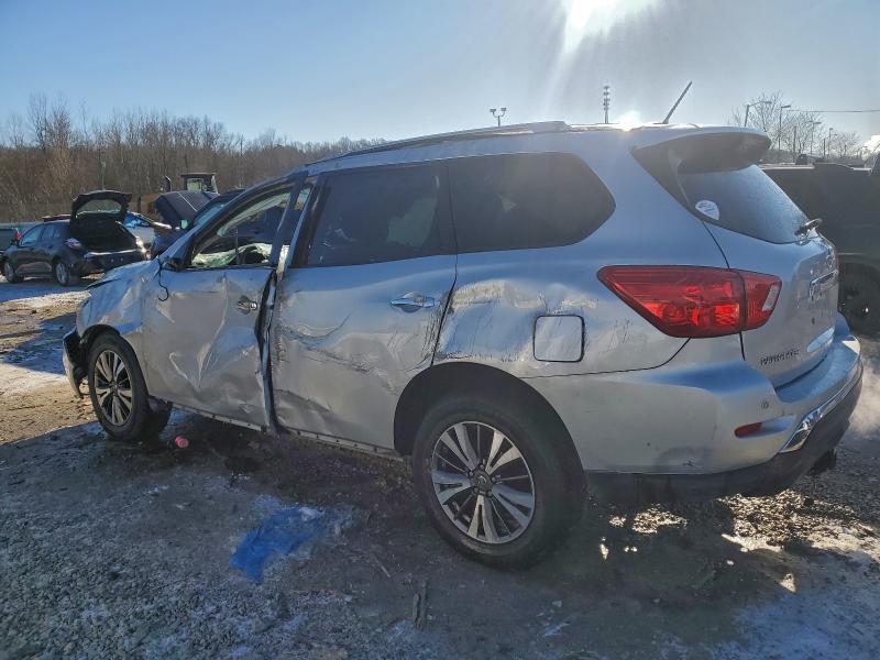 Photo 2 from auction – 2017 NISSAN PATHFINDER with VIN 5N1DR2MM2HC663575