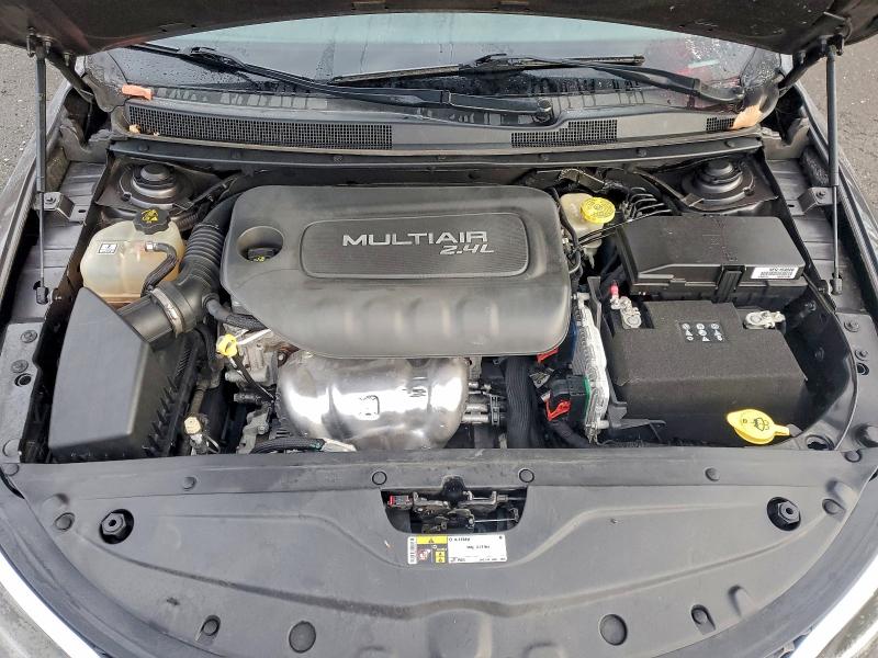 Photo 11 from auction – 2015 CHRYSLER 200 LIMITE with VIN 1C3CCCAB3FN559161