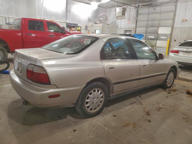 Photo 3 from auction – 1996 HONDA ACCORD with VIN 1HGCD565XTA071773