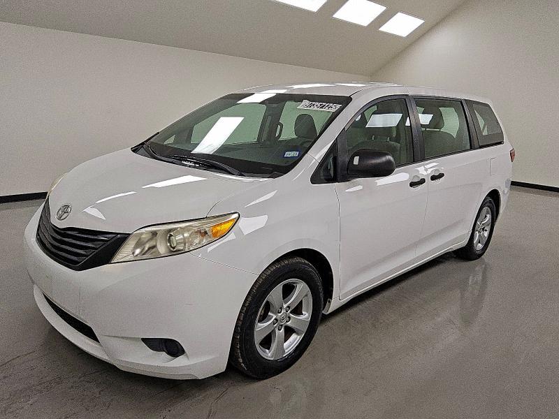 TOYOTA SIENNA 2016 with VIN 5TDZK3DC4GS722117 - Photo from auction