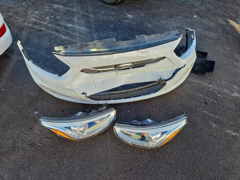 Photo 12 from auction – 2015 HYUNDAI ACCENT with VIN KMHCU5AE4FU232204